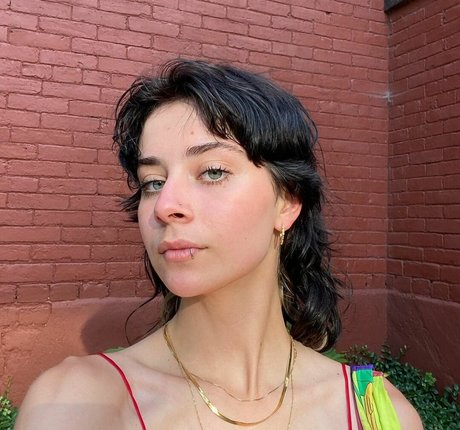 Aynsleigh Escher erotic pornstar archive