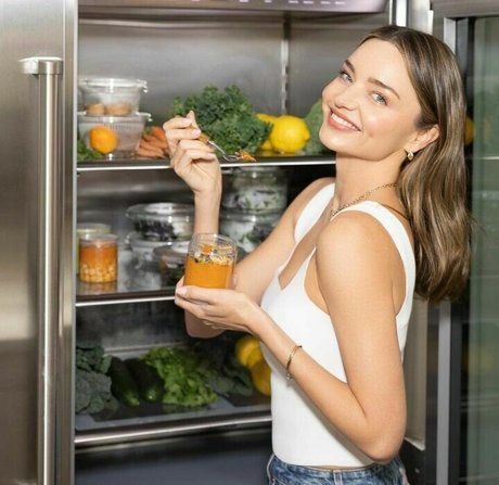 Miranda Kerr sexy model pic