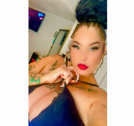 sexistrawberry5611 star hot photo