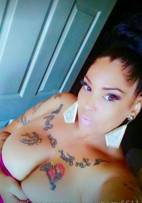 sexistrawberry5611 model pornographic photo