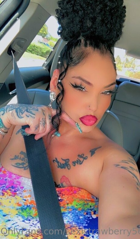 sexistrawberry5611 star naked img
