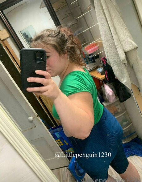 kissitpromos adult model picture