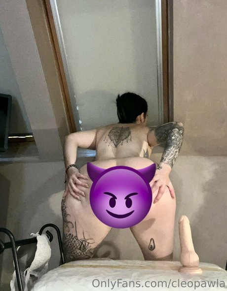 Cleopawla naked pornstar image