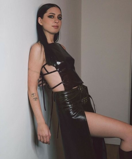 Lizzy McAlpine pornstar exclusive archive