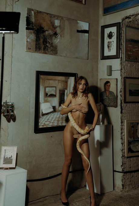 irina moore_ best model gallery