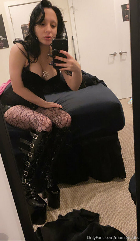 mamiehades xxx model photos