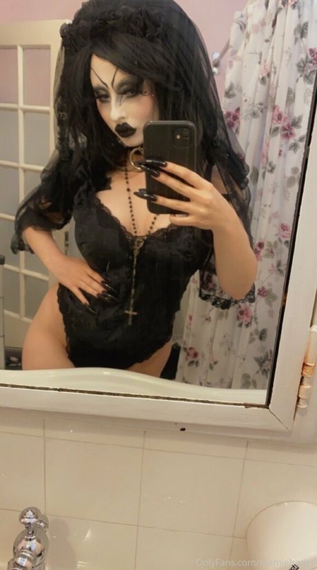 mamiehades nude star pic