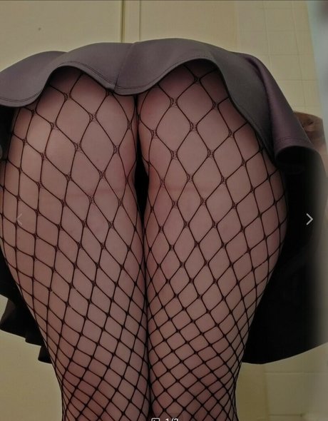 Carmii model exclusive image