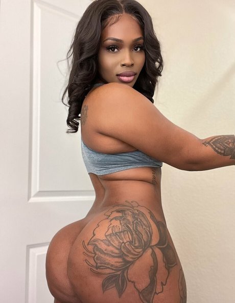 binababyfree erotic model img