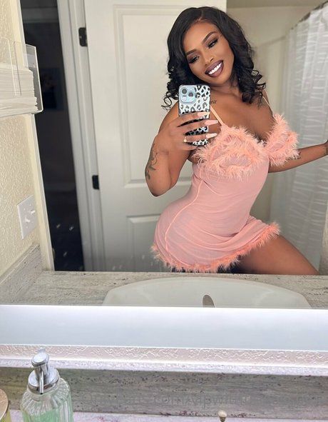 binababyfree naked actress pic