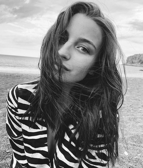 Julia Wieniawa perfect star pic