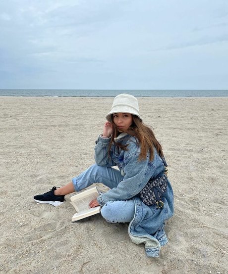 Julia Wieniawa pornstar sex gallery