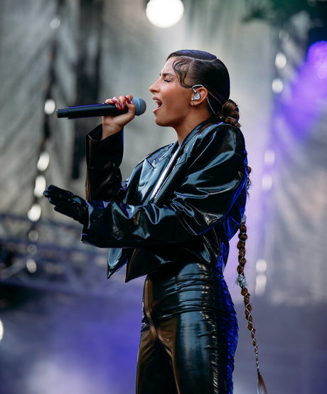 Julia Wieniawa pretty actress pictures