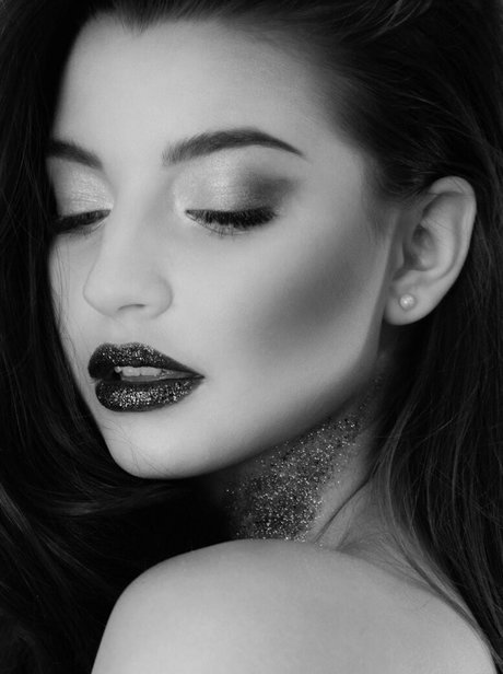 Julia Wieniawa pornstar free img