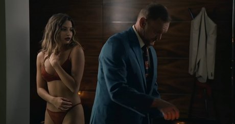 Julia Wieniawa Photo Gallery