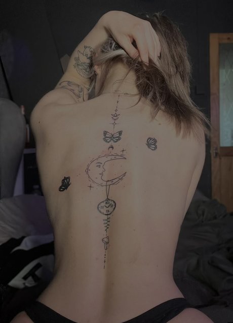 naiadeityy beautiful actress photos