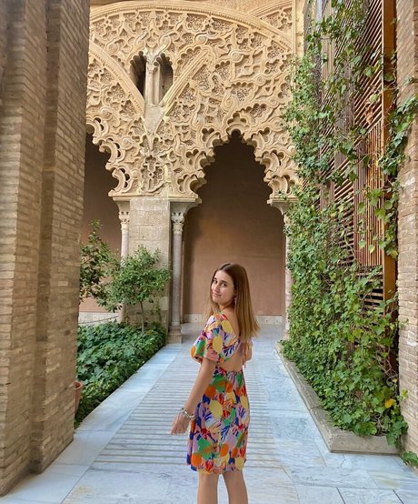 Julia Gomez beautiful model pic