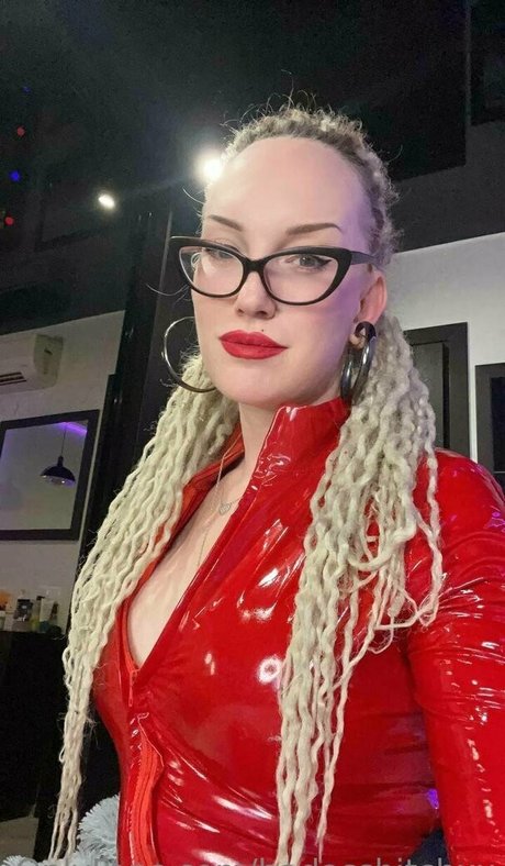 badassbitchxx star naked images