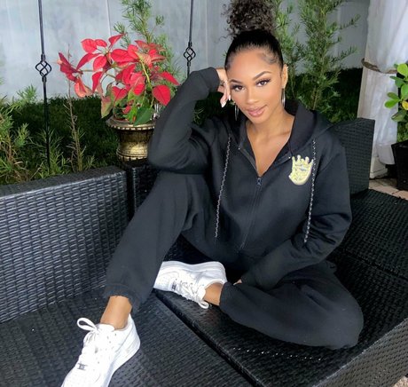 Breann Llewelyn top star pics