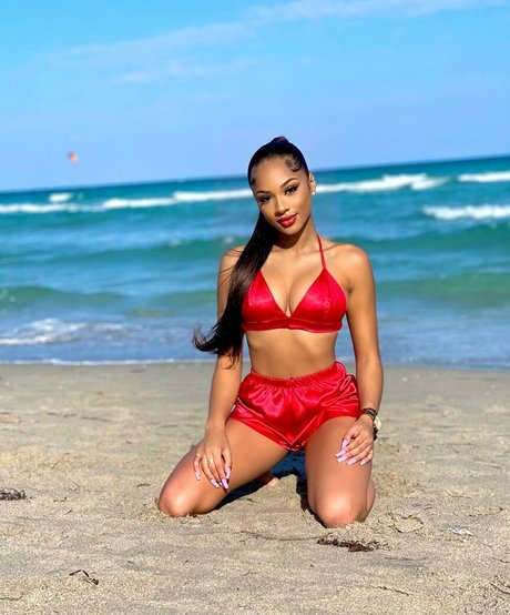 Breann Llewelyn model pretty galleries