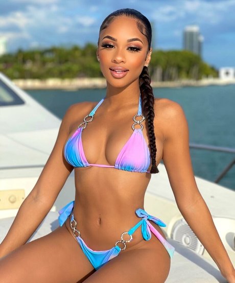 Breann Llewelyn naked star img