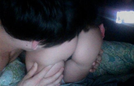 Britt Robertson hot model pics