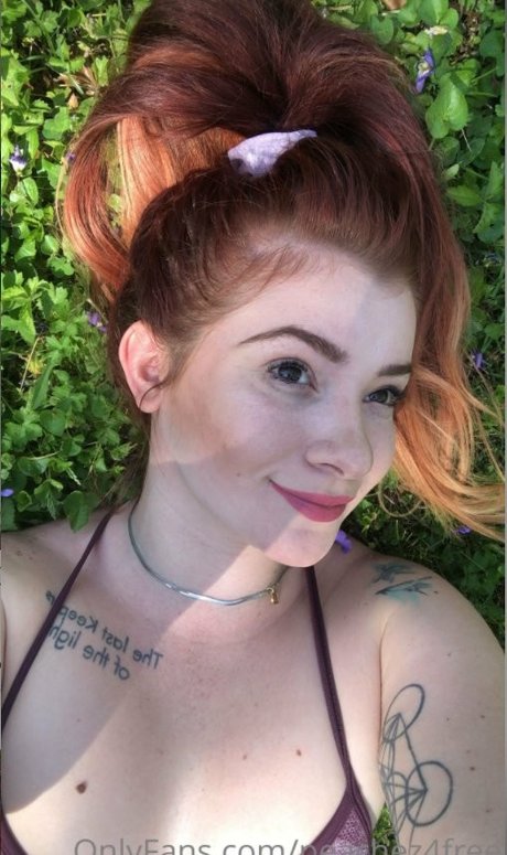 Peachez and Screamz model porn pictures