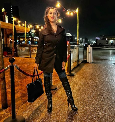 Natassia Crystal exclusive pornstar pic