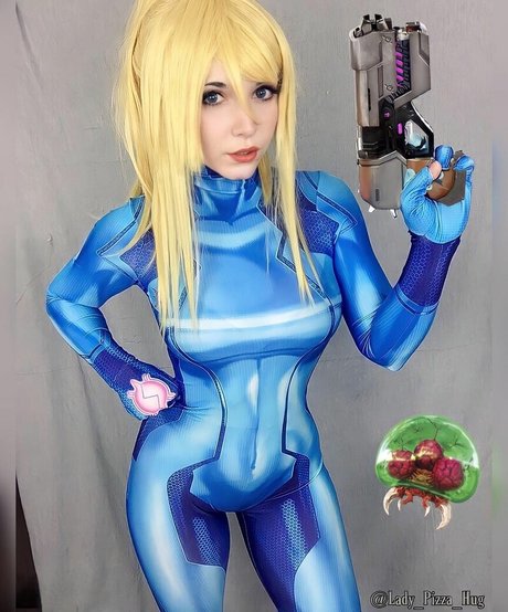 lady pizza hug star naked photos