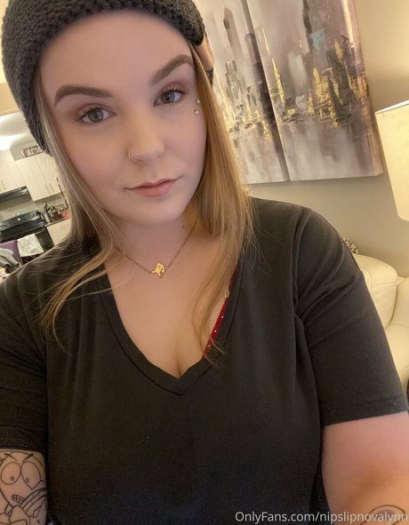 nipslipnovalynn hot model image