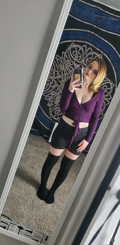 tatteasefree model hot pics