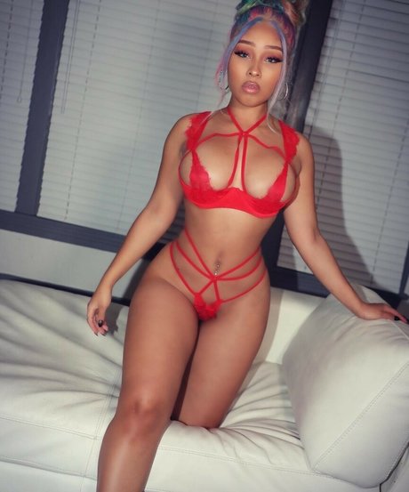 Dominique Danielle exclusive star img