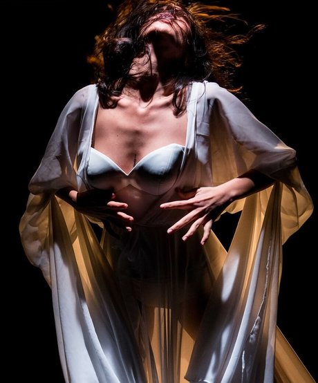 Asli Sevi star nudes pictures