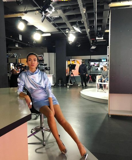 Asli Sevi sexy actress galleries