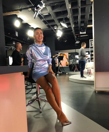 Asli Sevi pretty star photo