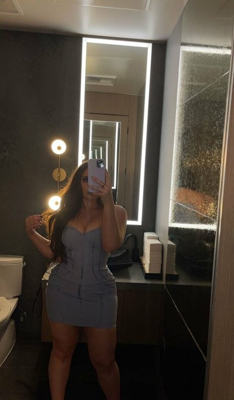 Mamiii model exclusive pics