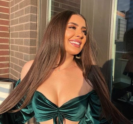 Mamiii model free gallery