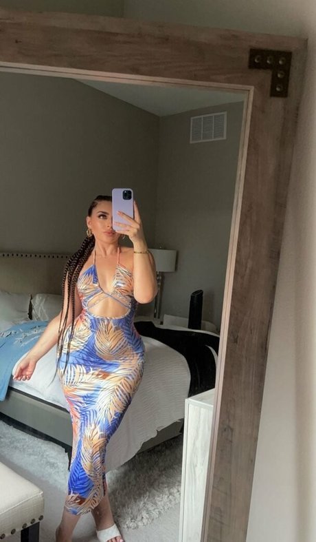 Mamiii star nude pictures