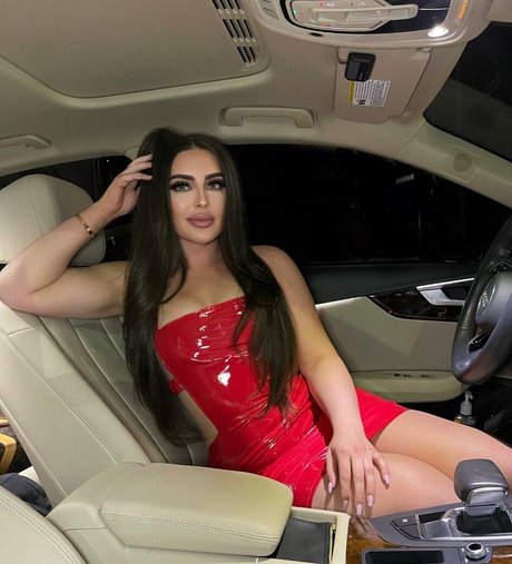 Mamiii sex model pic