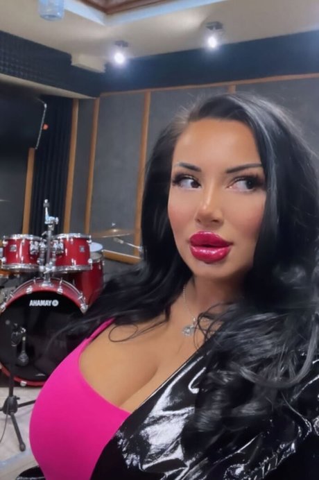 Kristina Karieva pornstar perfect pics