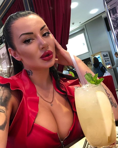 shemale cum in mouth onlyfans beautiful nude images