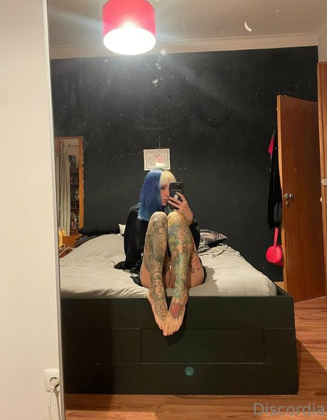 Discordiaghost xxx model picture