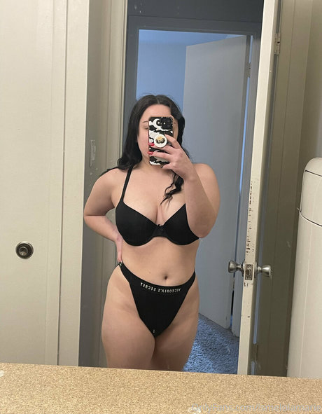 ismelolamarie erotic pornstar pictures