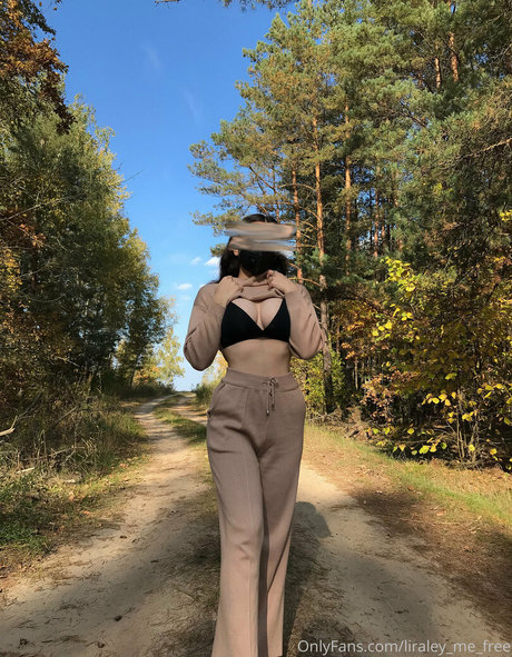 liraley me free pretty model img