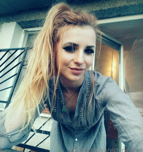 victoriafame model top img