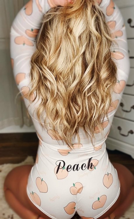 sweetteeofficial model sex gallery