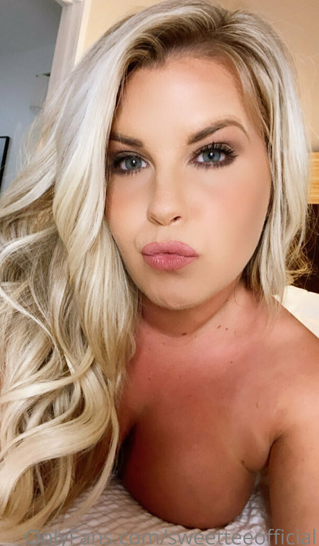 sweetteeofficial pornstar beautiful images
