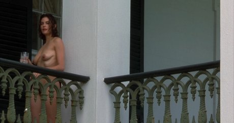 Teri Hatcher star nude img