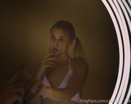 christine live model erotic images