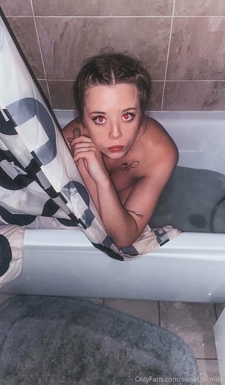 hot blonda erotic actress img